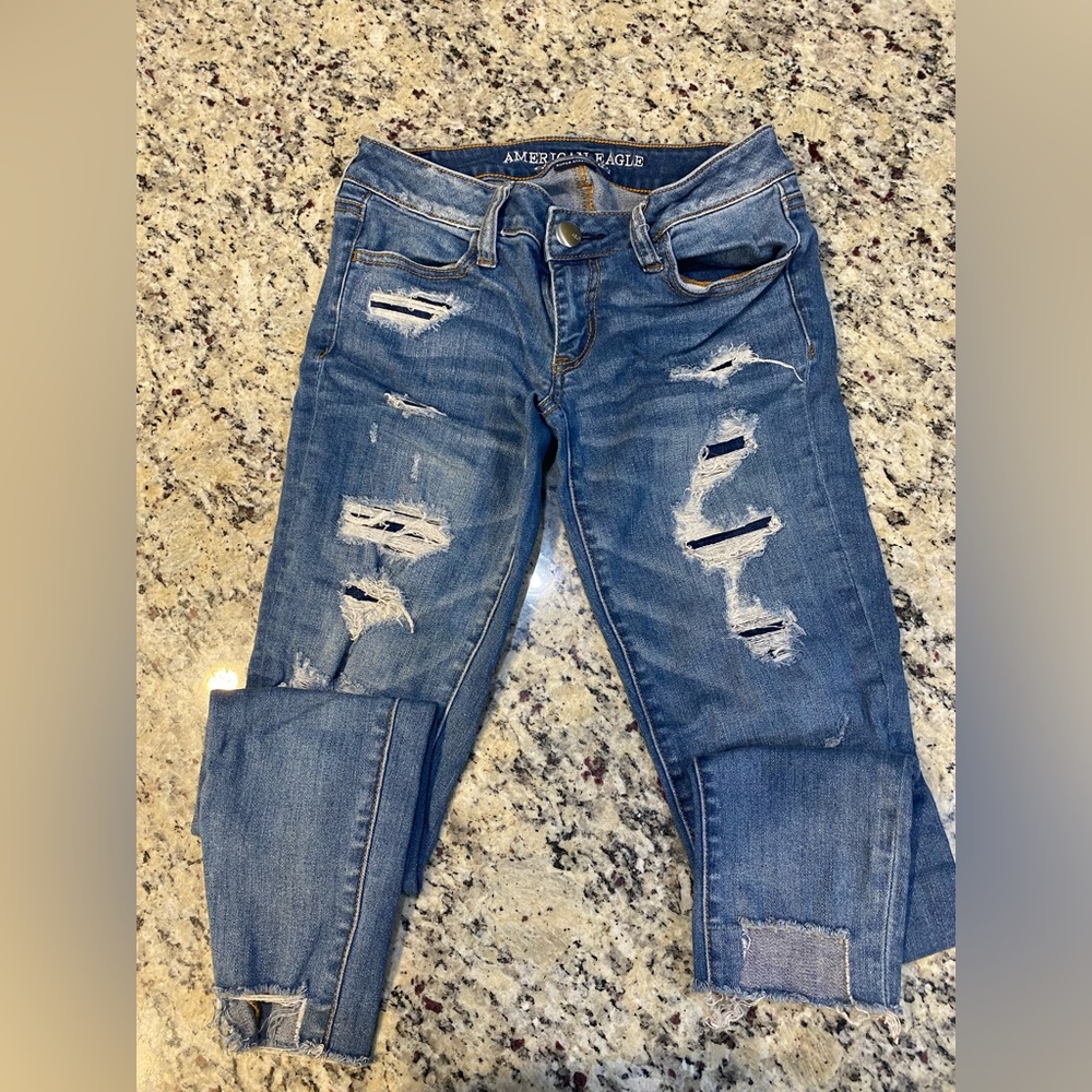 American Eagle jeans- size 4- excellent condition- see pics